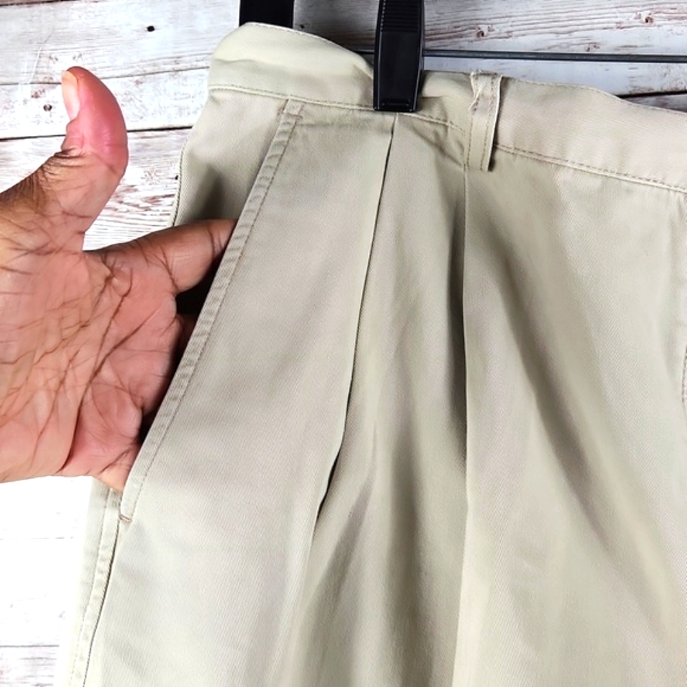 Eddie Bauer, Women's khaki shorts, great condition. No stains, cuffs, Sz 18. - Picture 3 of 8